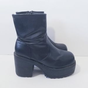 Vintage Y2K Be Wild! Chunky Bubble Toe Platform Boots Size 9